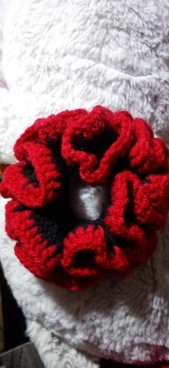 Chouchou tricoté noir rouge