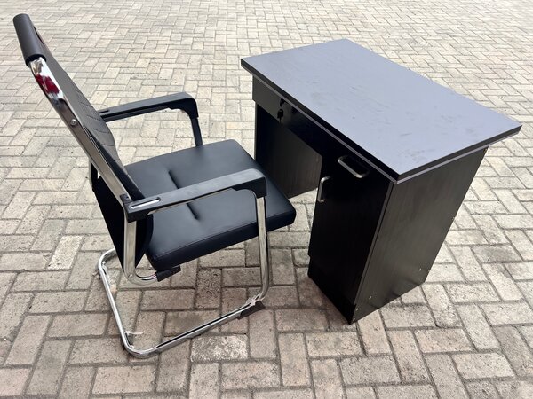 Cute table and chair