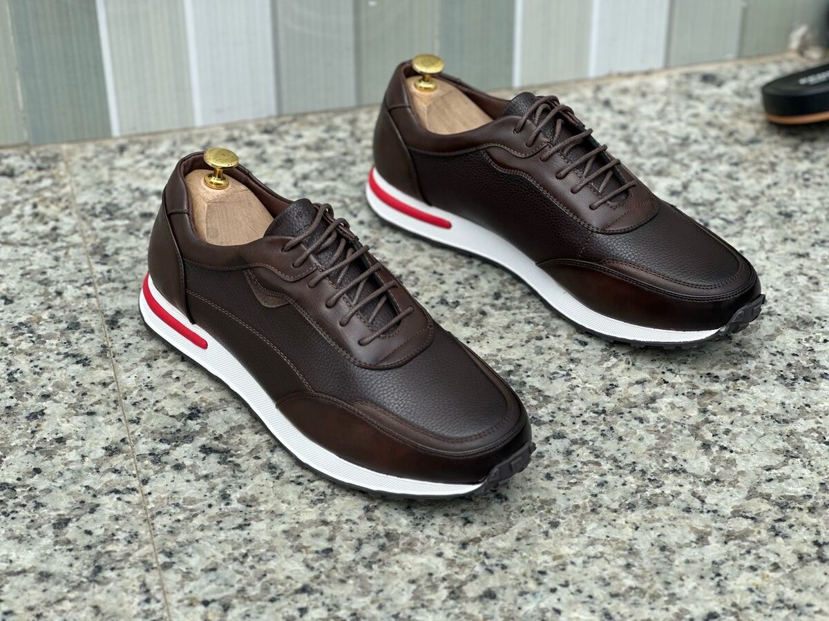 Baskets modernes en cuir