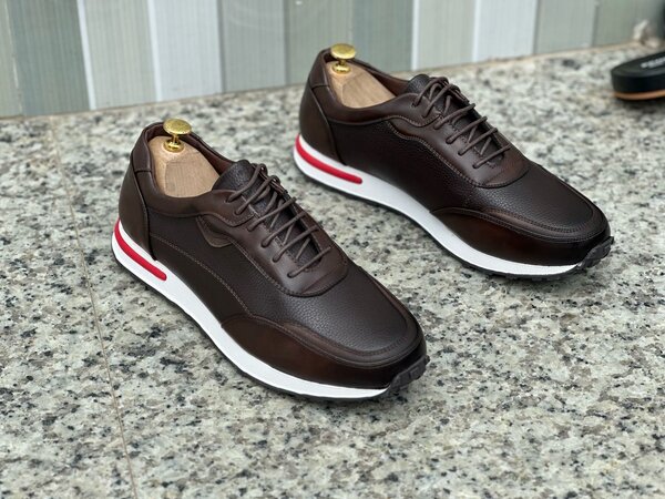 Baskets modernes en cuir