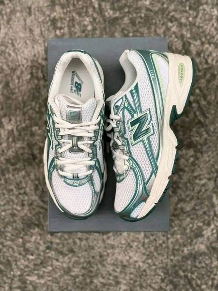 Baskets New Balance 740