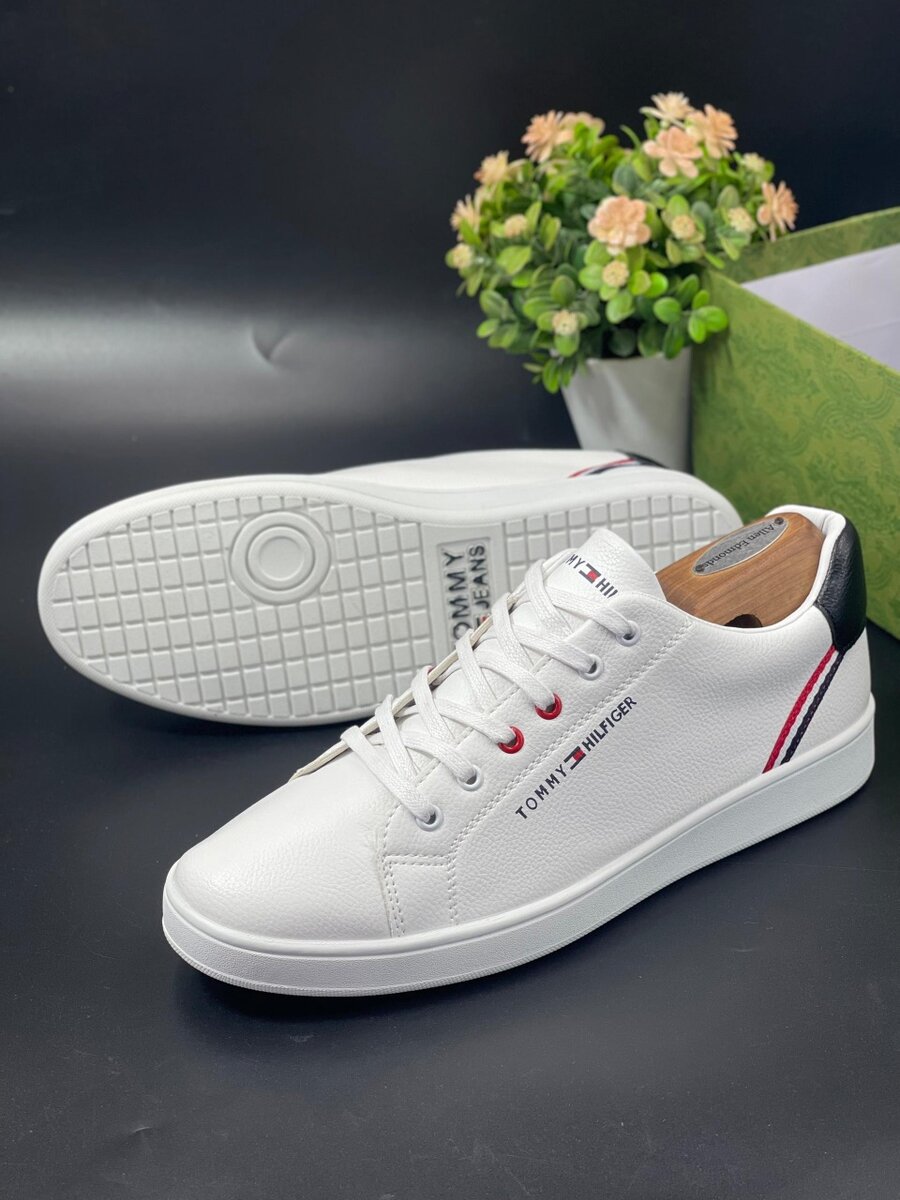 TOMMY HILFIGER CLASSIC WEAR