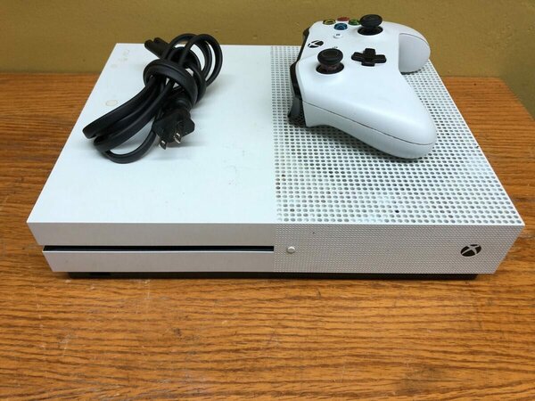 Slightly used Xbox 1