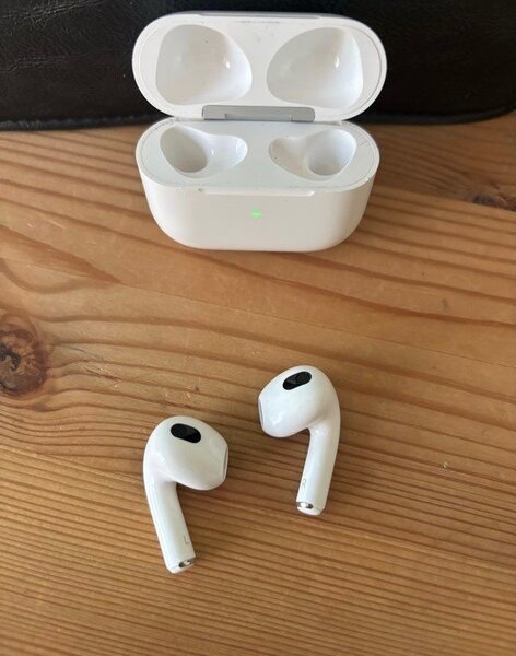 AirPods 3