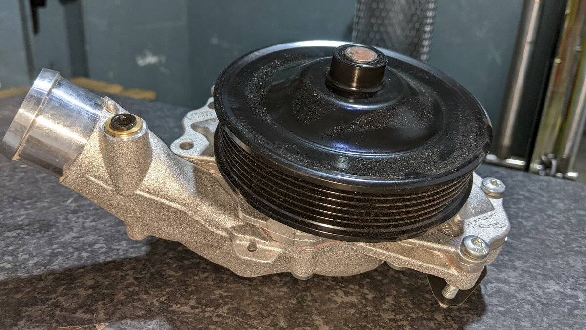 Engine water pump assembly For RANGE ROVER SPORT SVR V8 2025