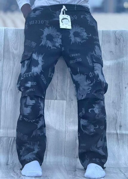 Pantalons cargo motif floral
