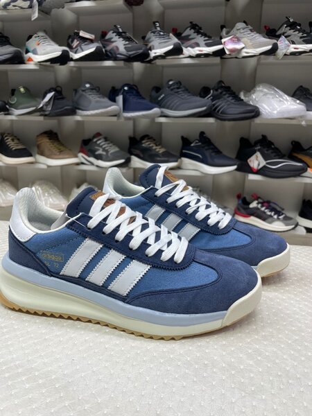 Adidas SL72