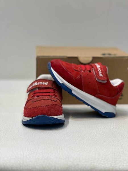 Кроссовки для девочек