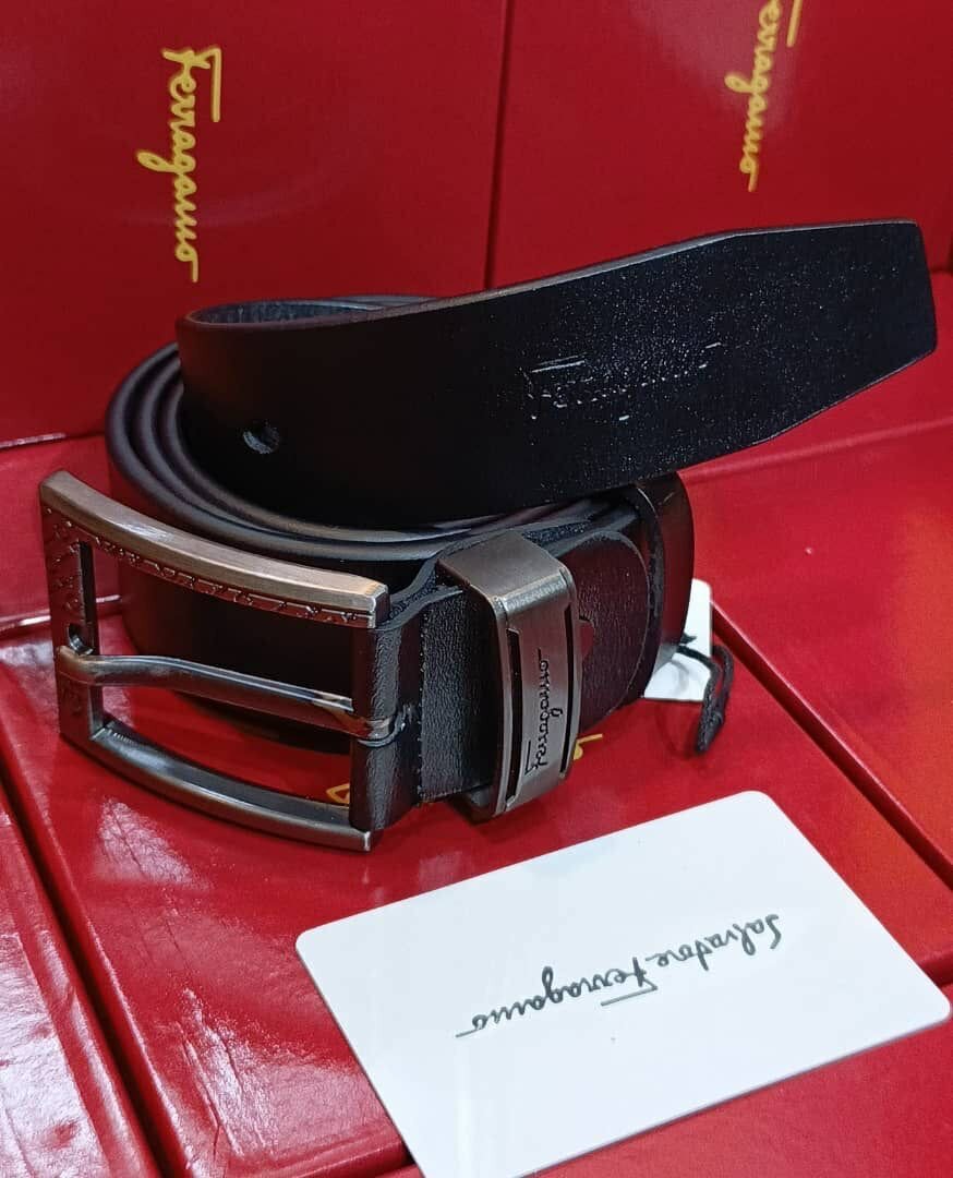Les ceintures en cuire / importer avec carton