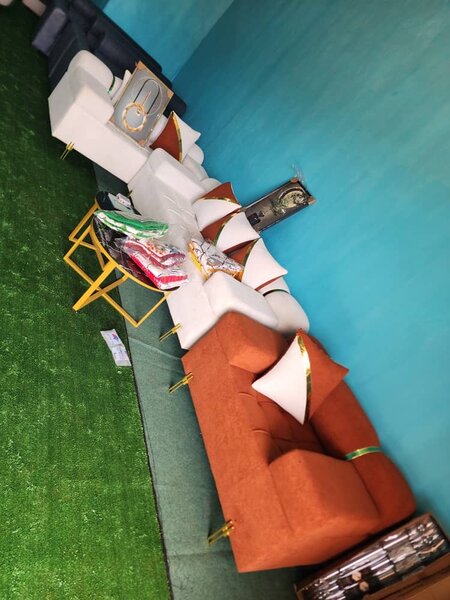 Canapé et fauteuils modernes