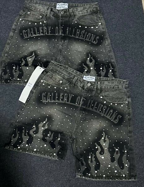 Shorts en denim "Gallery of Illusions"
