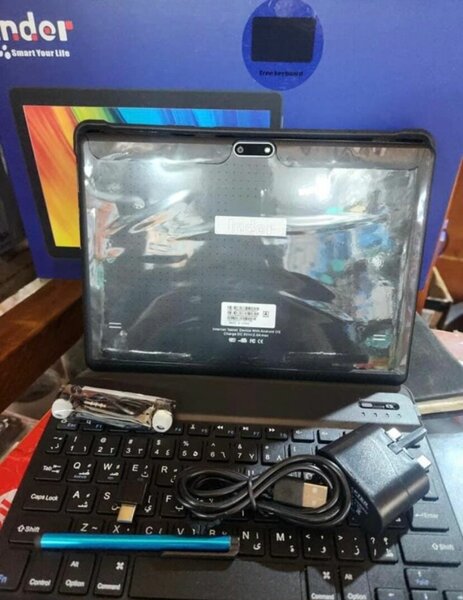Tablette avec clavier Inder