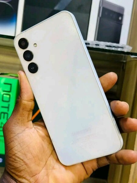 Smartphone Android 6.4 pouces