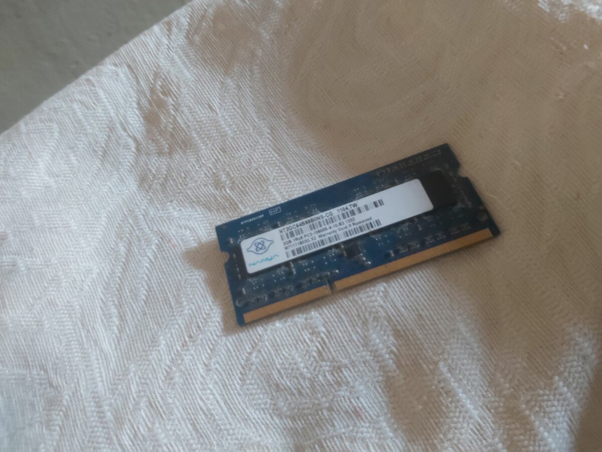 Laptop RAM chips