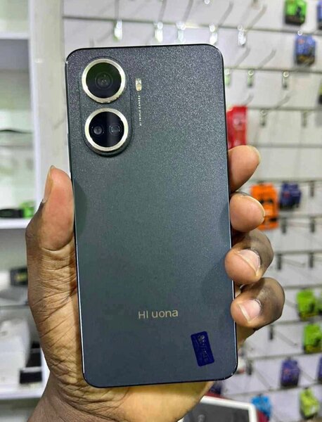 Smartphone Hi Uona