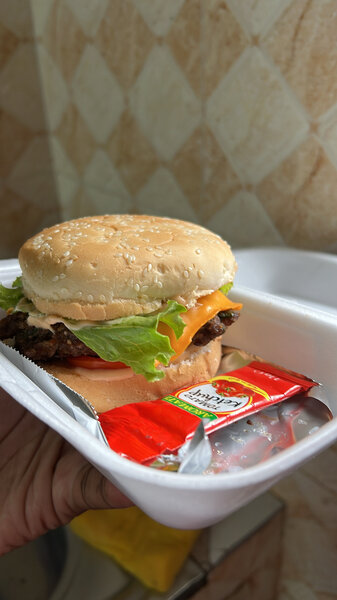 Délicieux cheeseburger