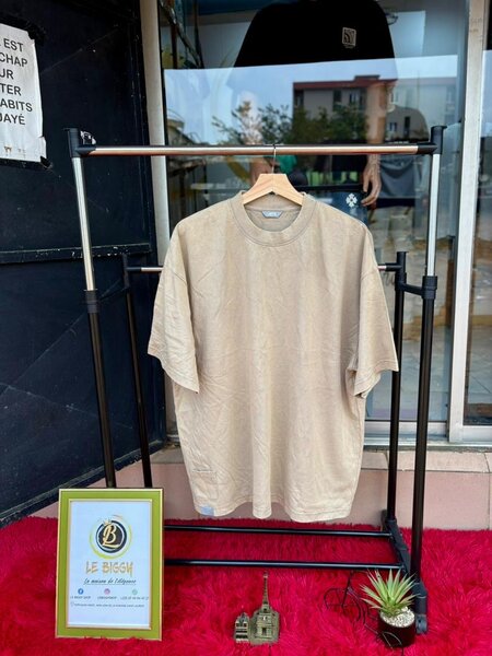 T-shirt beige décontracté