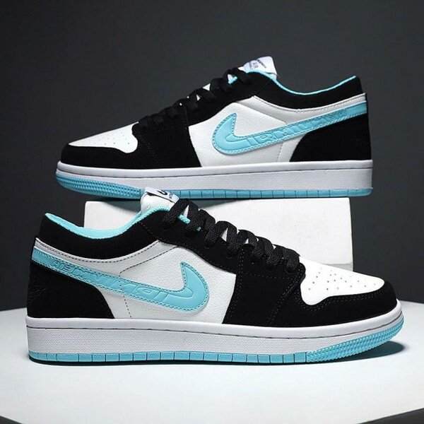 Baskets basses colorées tendance