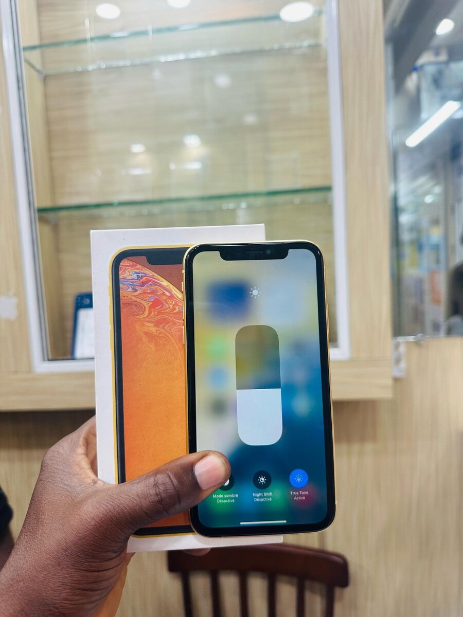 iPhone XR 64Go Jaune Débloqué