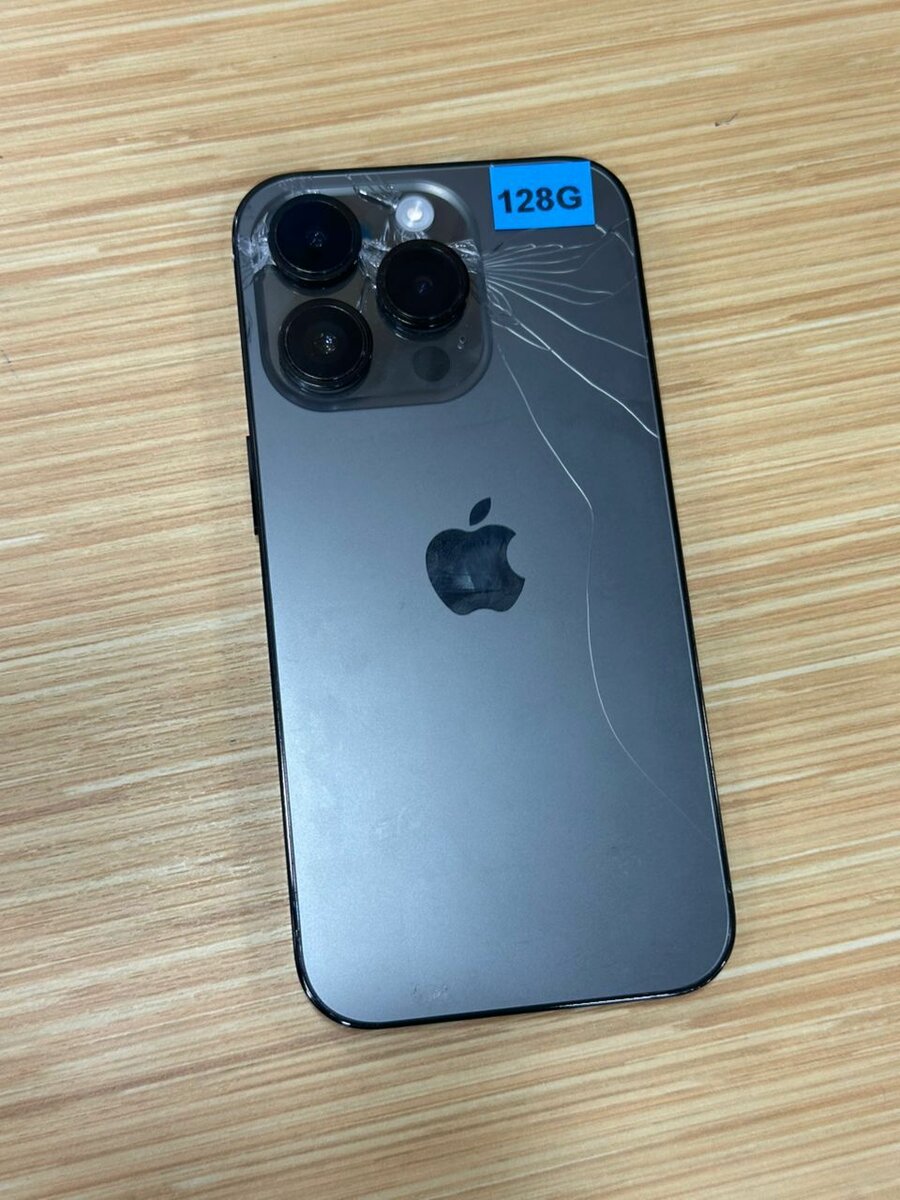 14 pro 128giga quasi neuf  jus