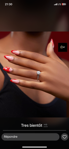 Bague en argent avec diamant étincelant