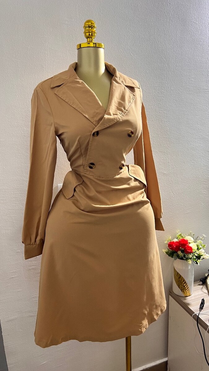 Robe trench beige élégante