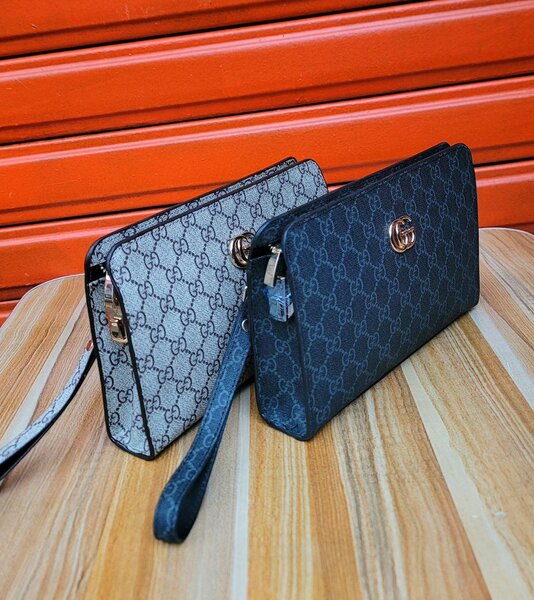 Élégantes pochettes Gucci