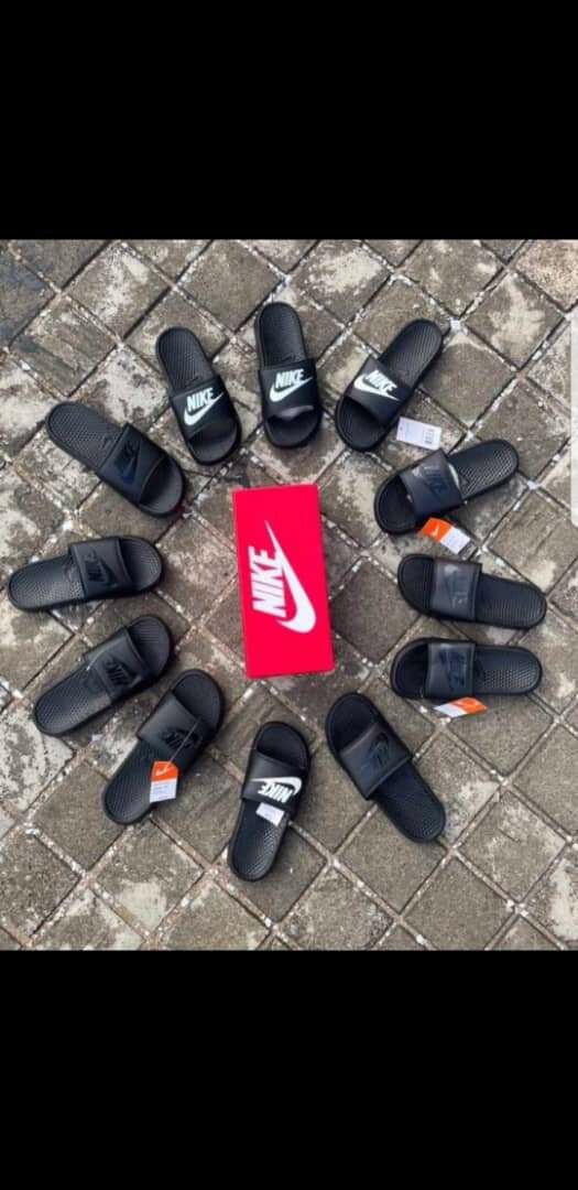 Nike benassi