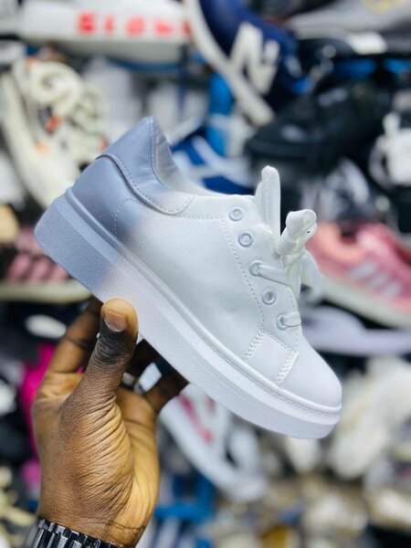 Baskets blanches unisexes