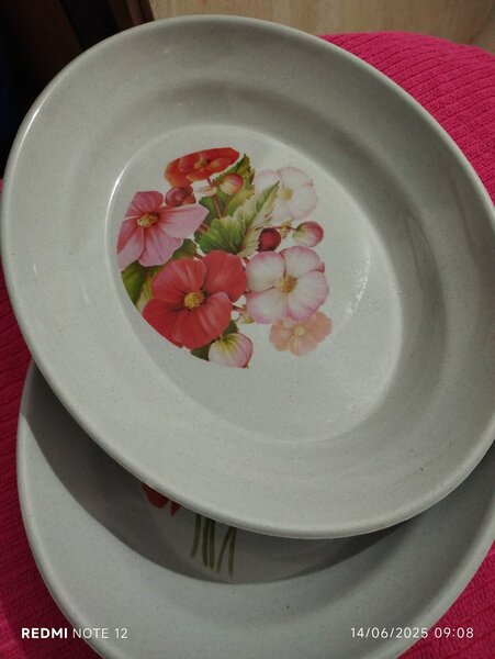 Assiettes en mélamine florales