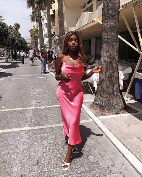 Robe en satin élégante