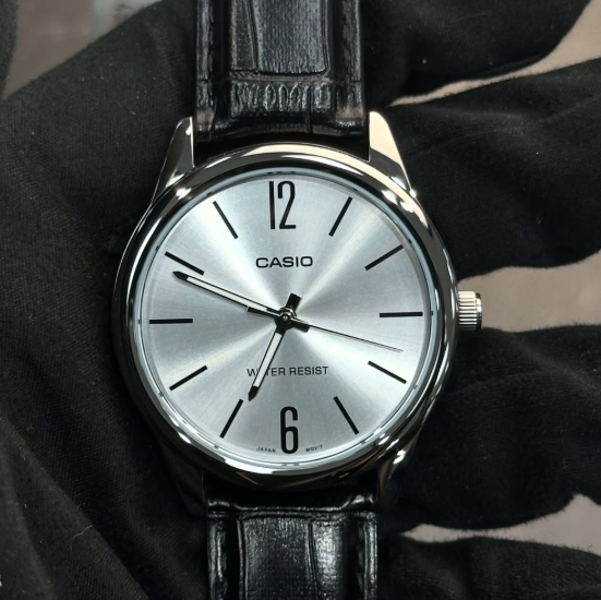 Casio белые часы 