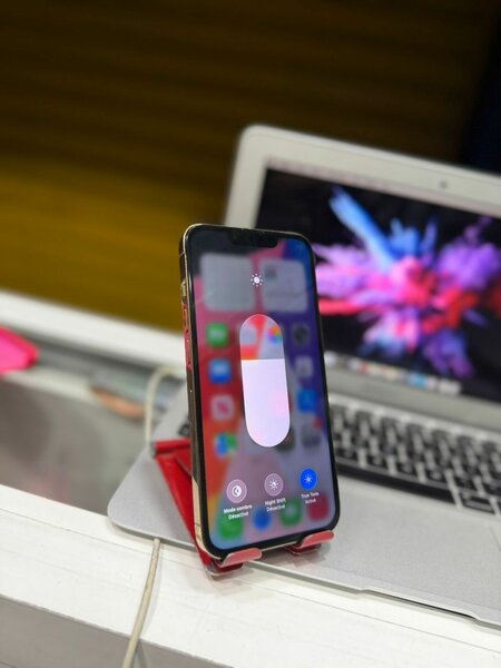 13 Pro 128 giga fissuré écran