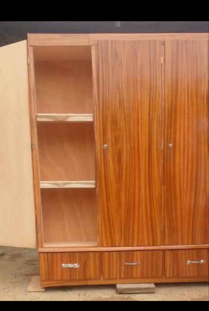Armoire en bois moderne