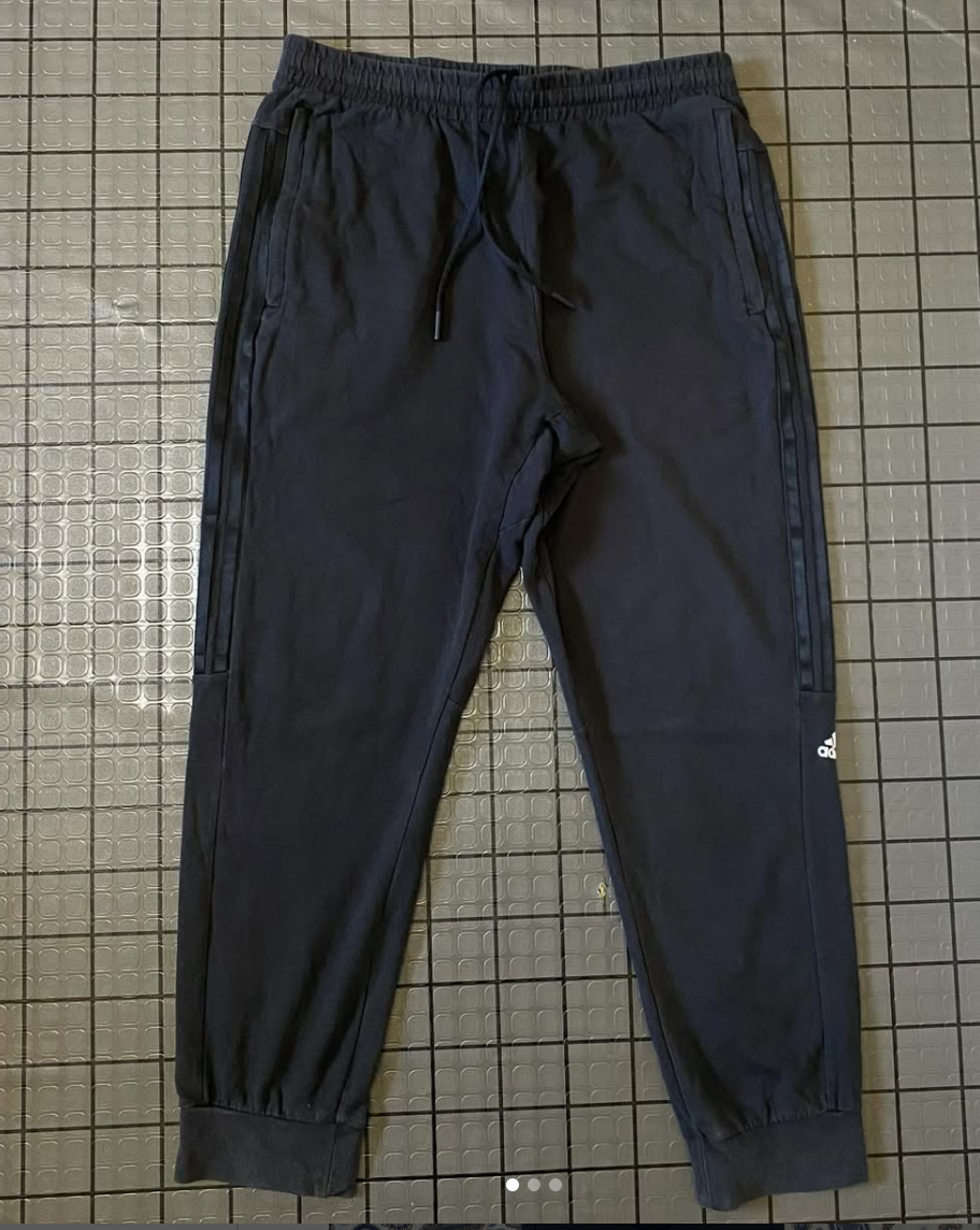 Adidas sweatpants Size: Medium