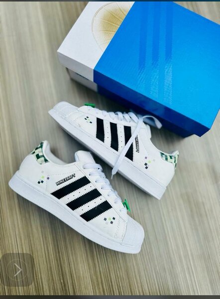 Chaussures de sport Adidas