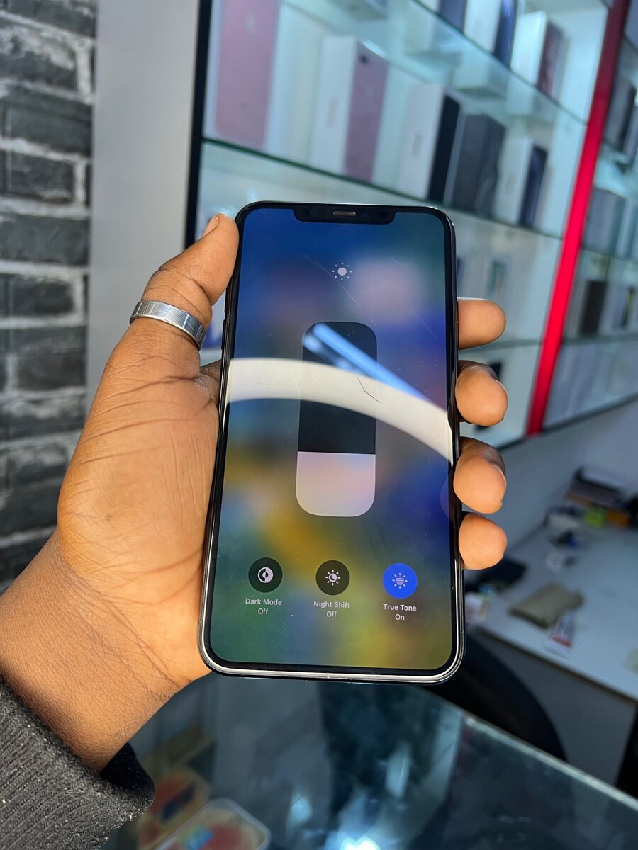 iPhone 11pro max 64GB