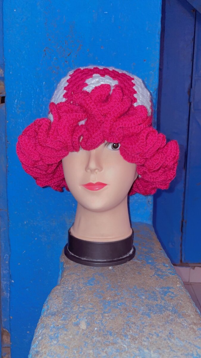 Perruque en crochet colorée