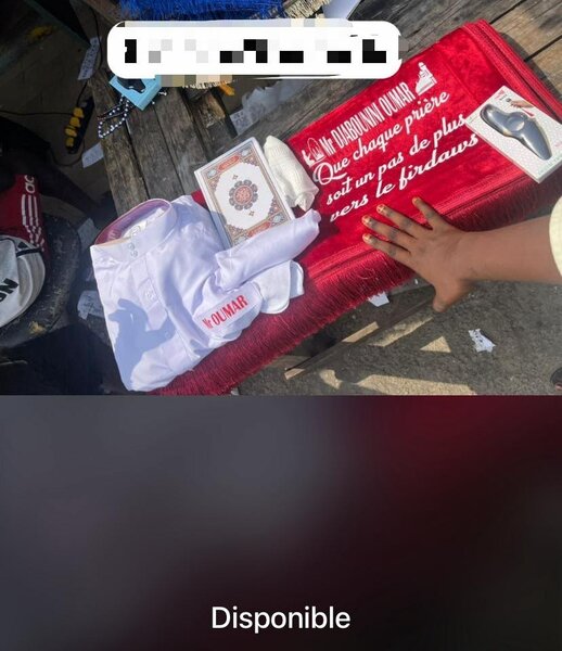 Tapis de prière rouge élégant