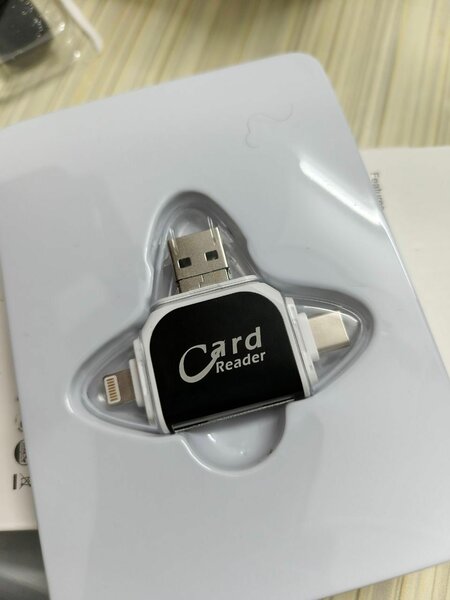 Lecteur de Carte 4 en 1 OTG