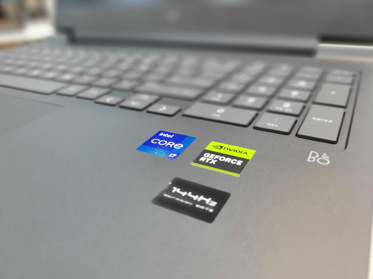 HP VICTUS 16T - r000 // 16.1