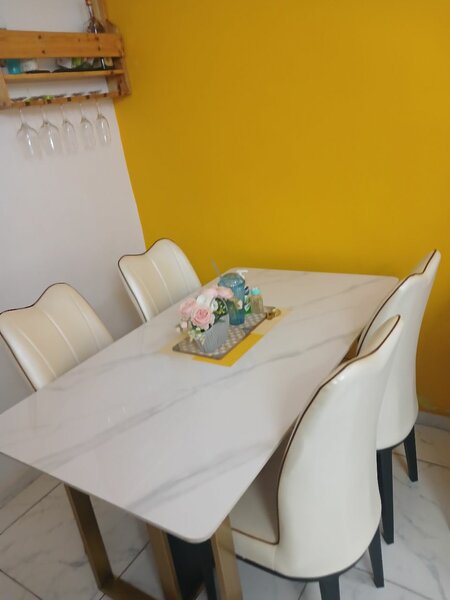 Table à manger moderne