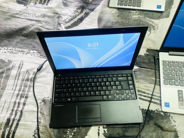 Dell Latitude 3330