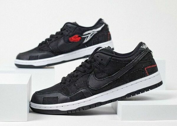 SB DUNK LOW  BLACK