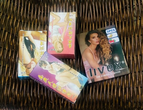 3 Préservatifs + 3 lubrifiants