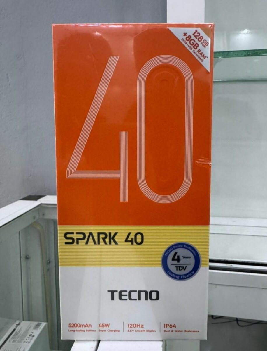 Tecno SPARt 40