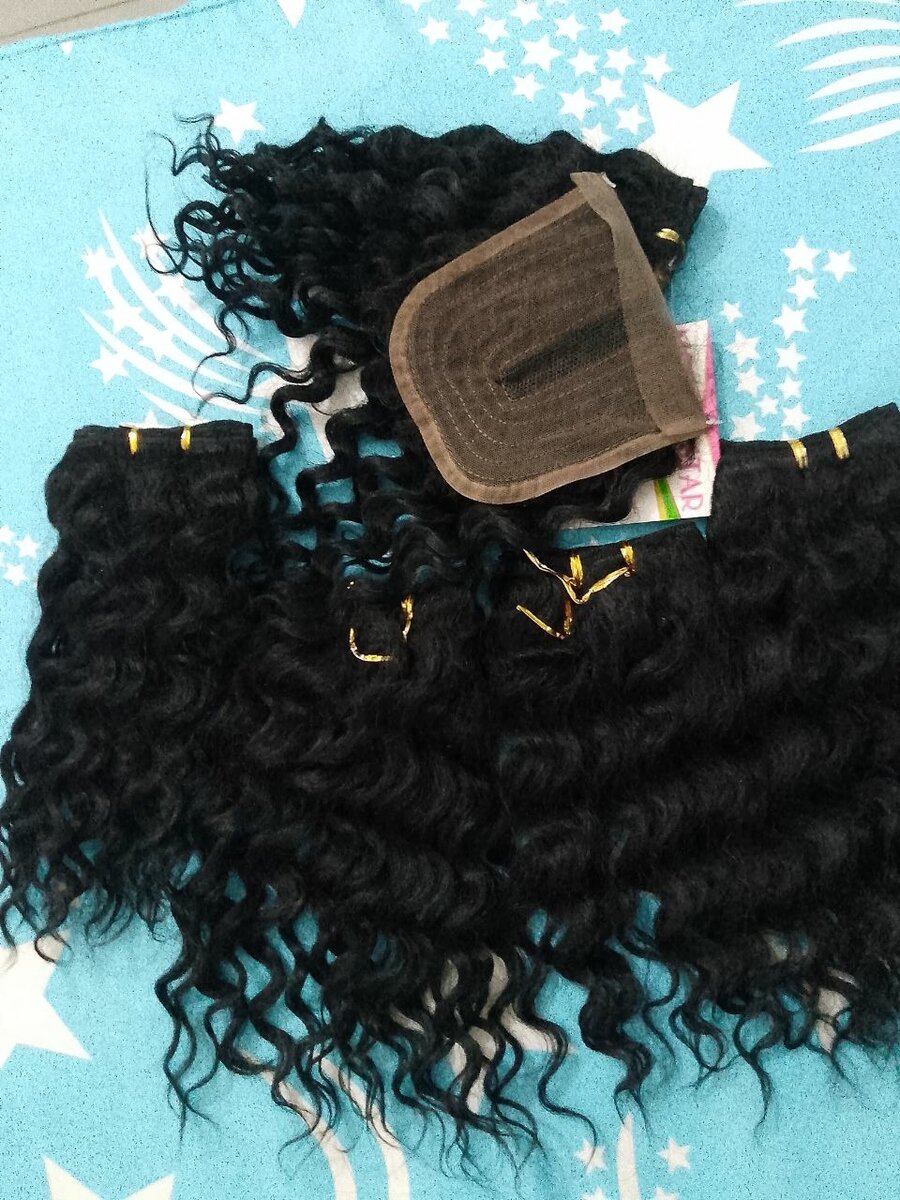 Extensions capillaires bouclés