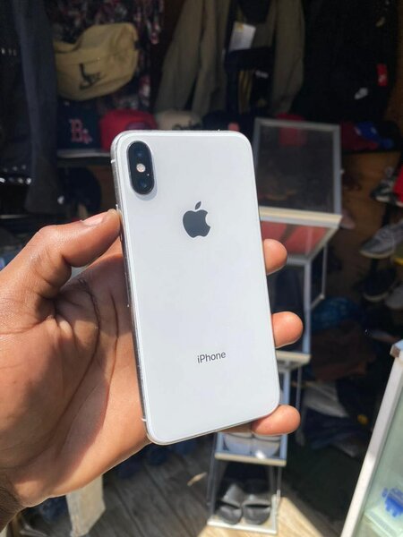 Samsung iPhones Google pixel Huawel