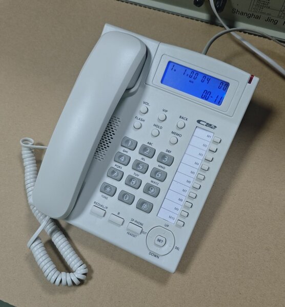 Téléphone fixe moderne