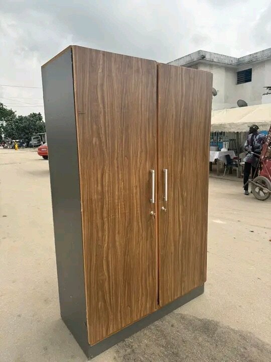 Armoire en bois moderne